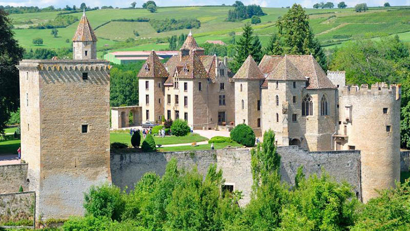 Château de Couches, forteresse médiévale de Saône-et-Loire