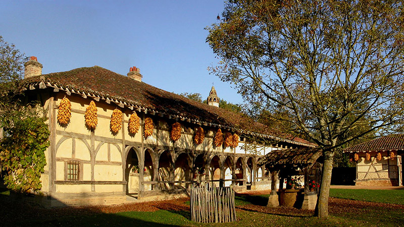 Ferme bressane à colombages de l’Écomusée Domaine des Planons
