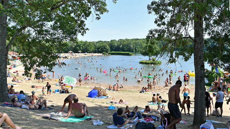 Lacs de Laives, baignade et base de loisirs