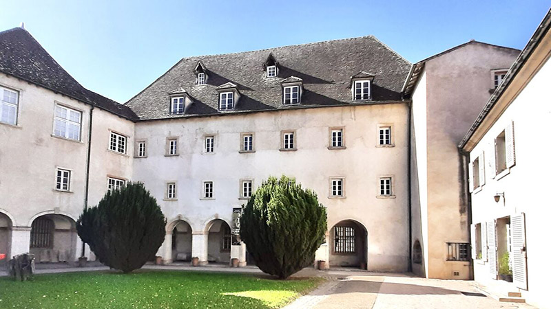 Musée des Ursulines de Mâcon, ancienne chapelle et collections