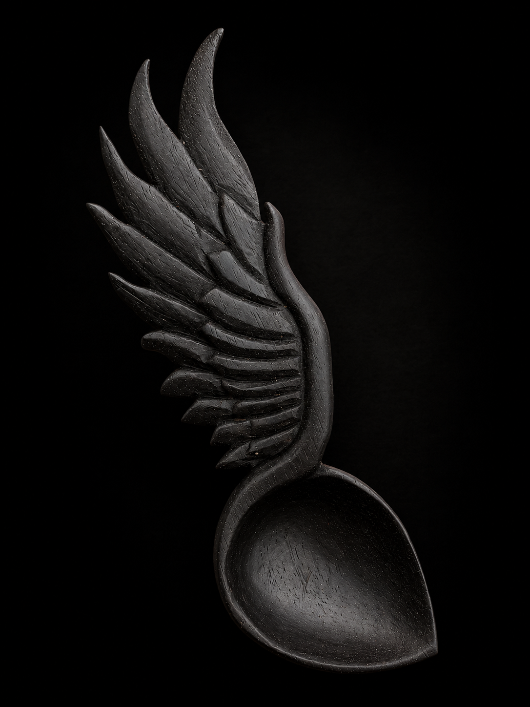 Love Spoon sculptée en bois - Aile sombre