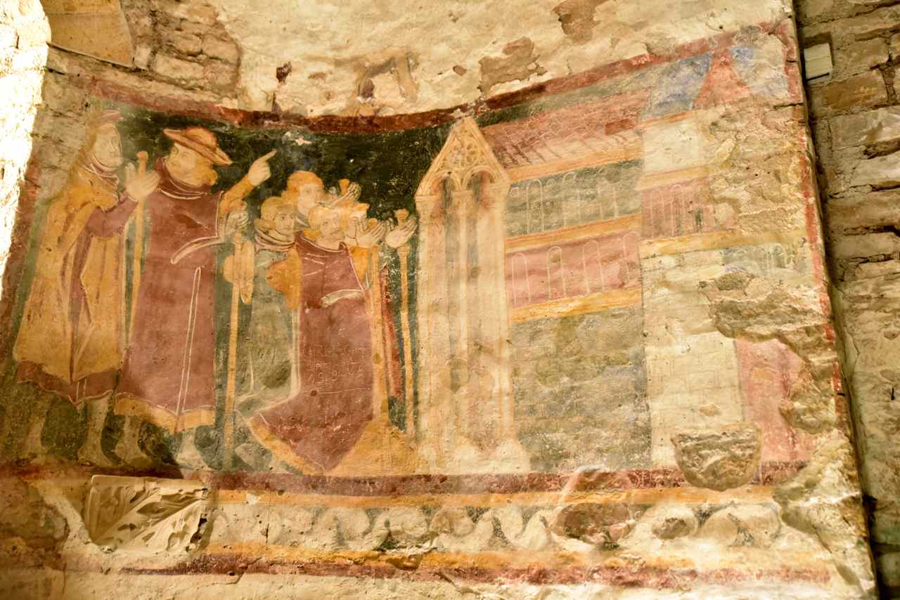 Détail de fresque avec pèlerins dans l’église Saint-Pierre de Brancion